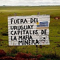 Uy_aratiri_Carteles_contra_la_minera_2_120