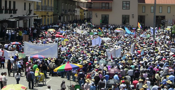 60-mil-peruanos-protestan-contra-proyecto-minero-conga