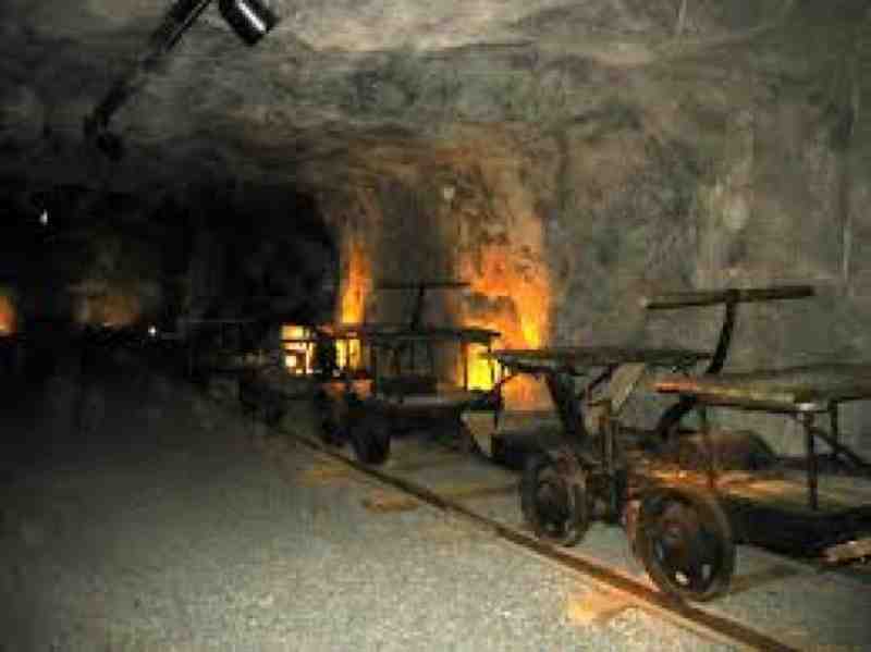 mina subterranea