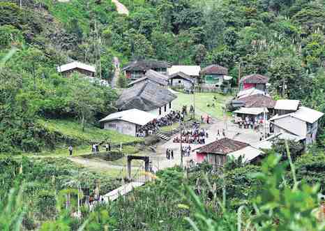 Junin-Imbabura-habitantes-comunidades-explotacion ECMIMA20140504 0050 6