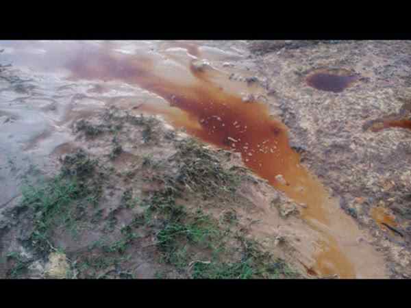 rio contaminado quimicos mineriaa