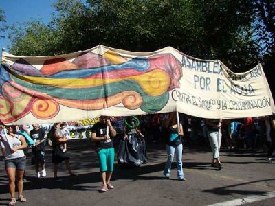 asamblea contra hierro indio