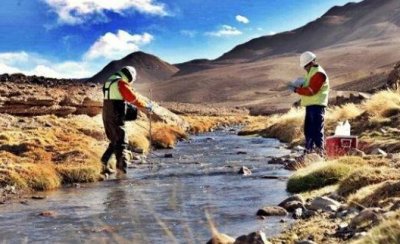 veladero toma muestras agua